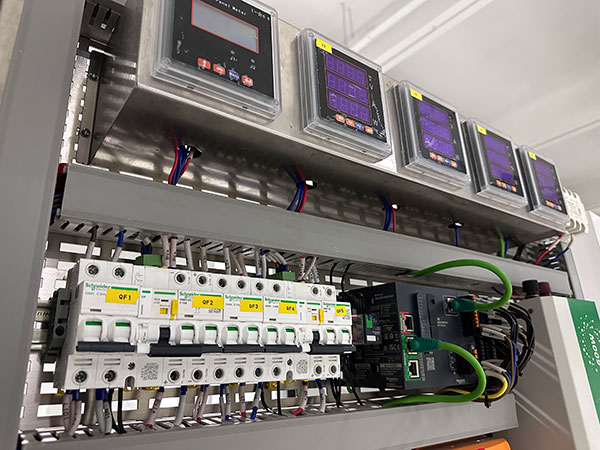 Schneider teaching equipment