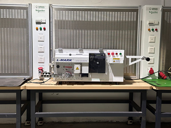 Schneider teaching equipment